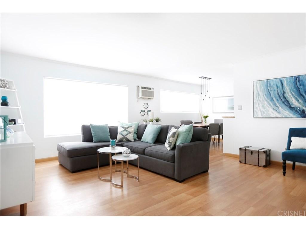 960 Larrabee Street - Photo 1