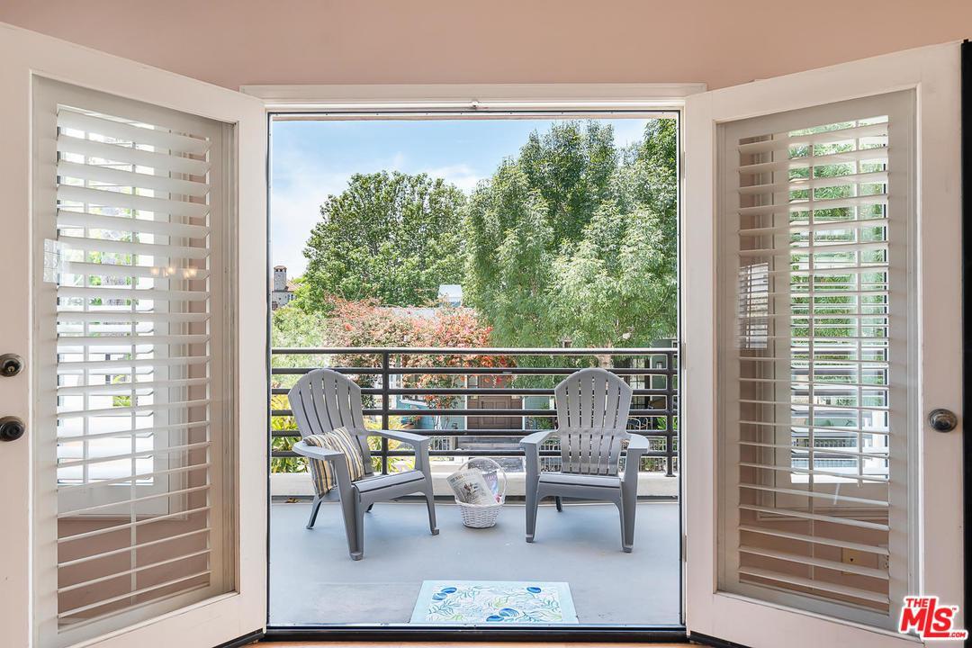 200 Ingleside Drive - Photo 1