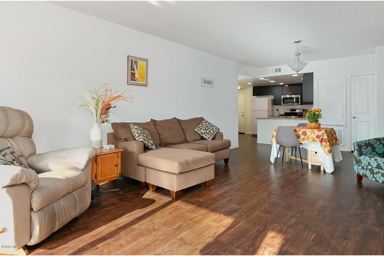 1008 Los Angeles Avenue - Photo 1