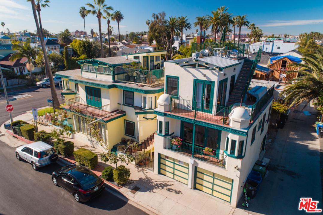 453 Rialto Avenue - Photo 1
