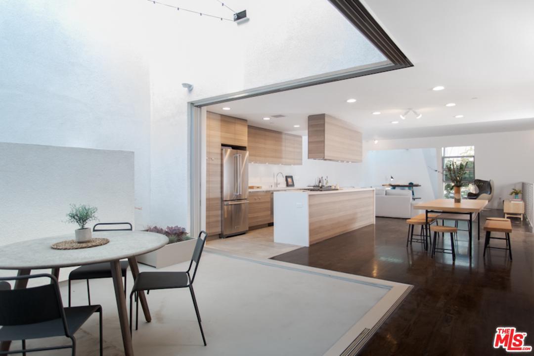 715 Venice Boulevard - Photo 1