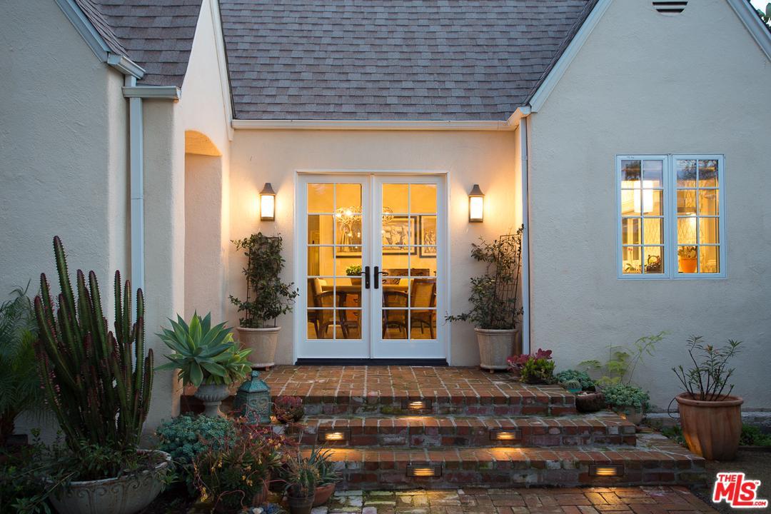 9024 Dorrington Avenue - Photo 1