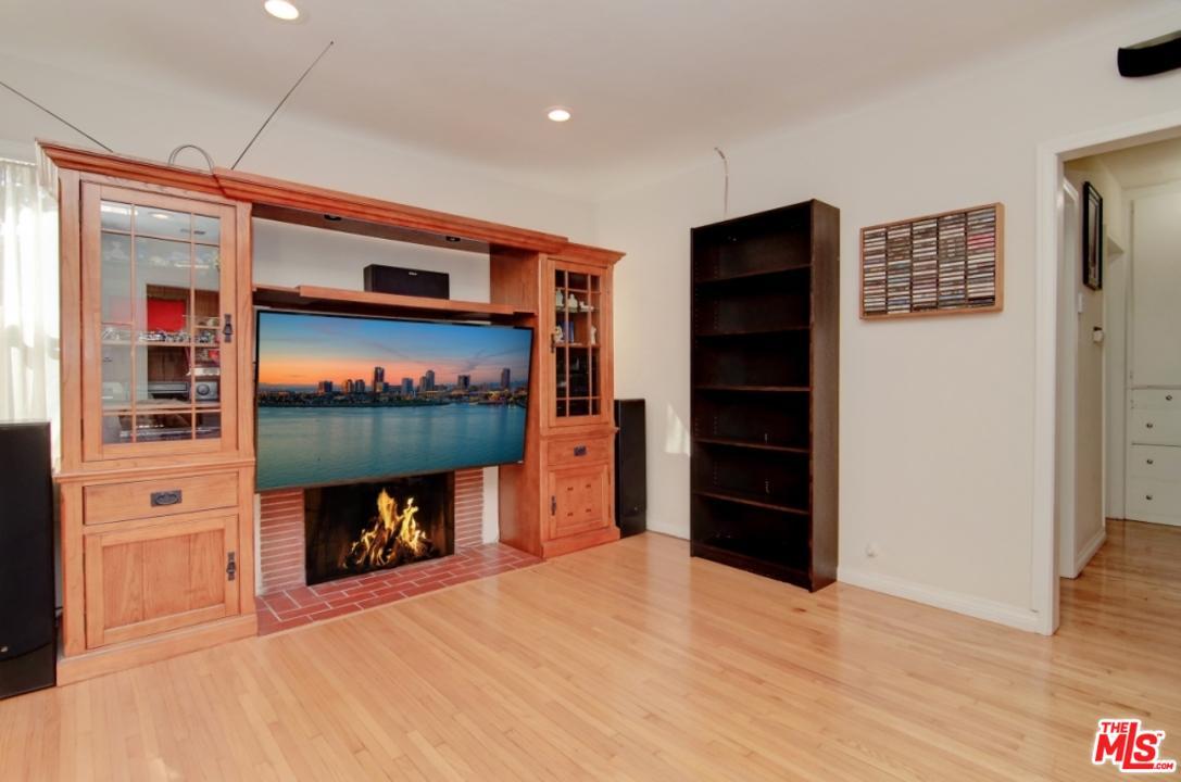 5319 Lime Avenue - Photo 1
