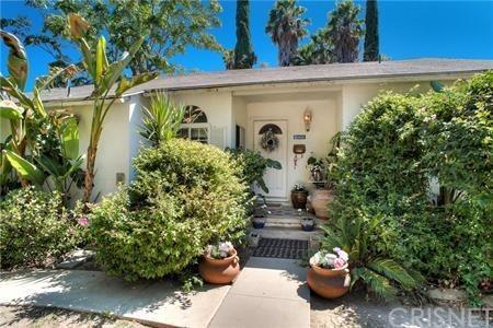 20852 Kittridge Street - Photo 1