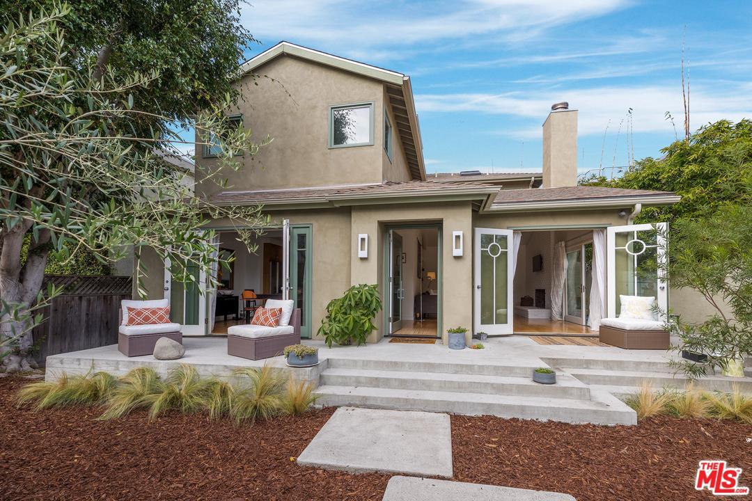 909 Dickson Street - Photo 1
