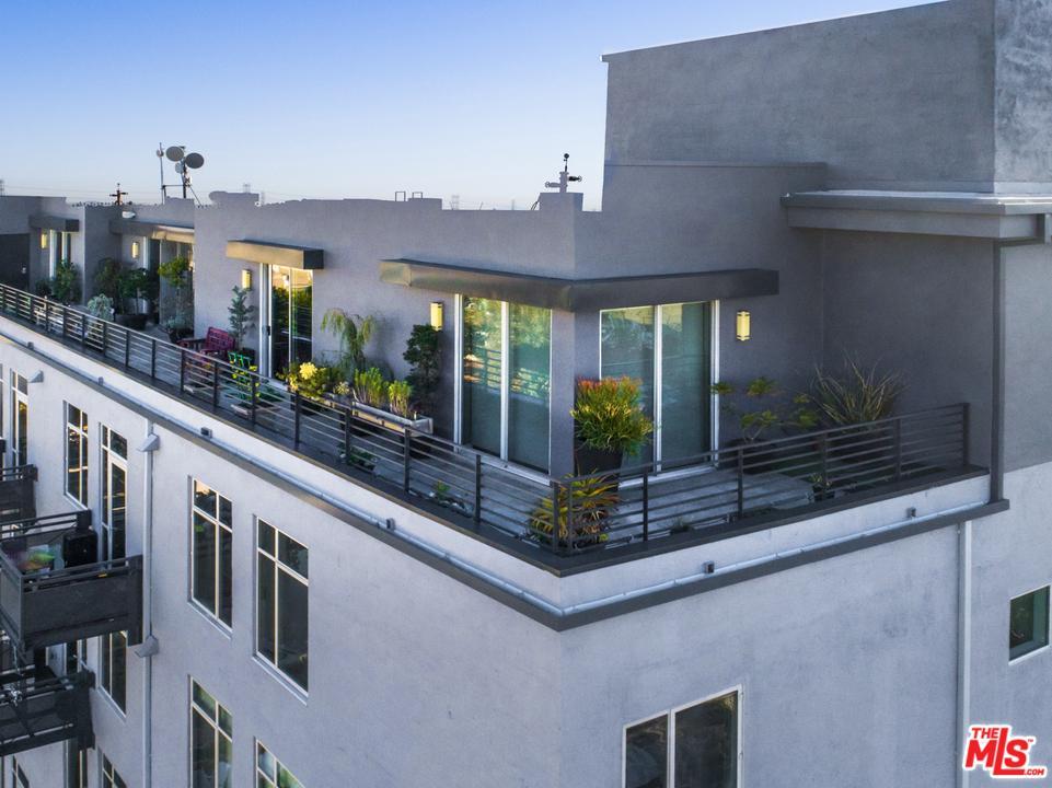 825 4TH Street - Photo 1