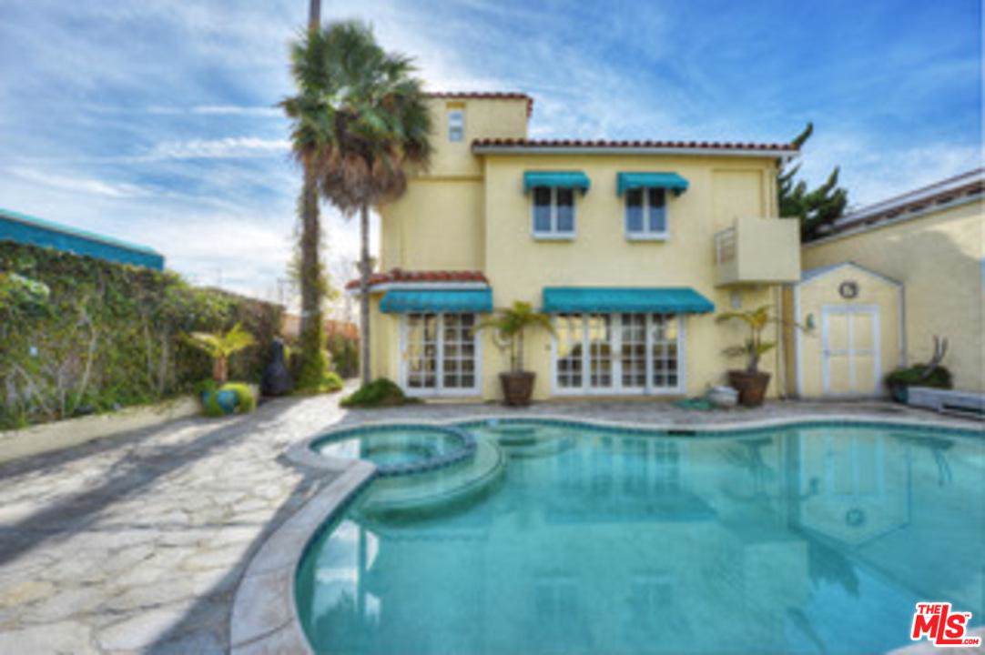 727 15TH Street - Photo 1