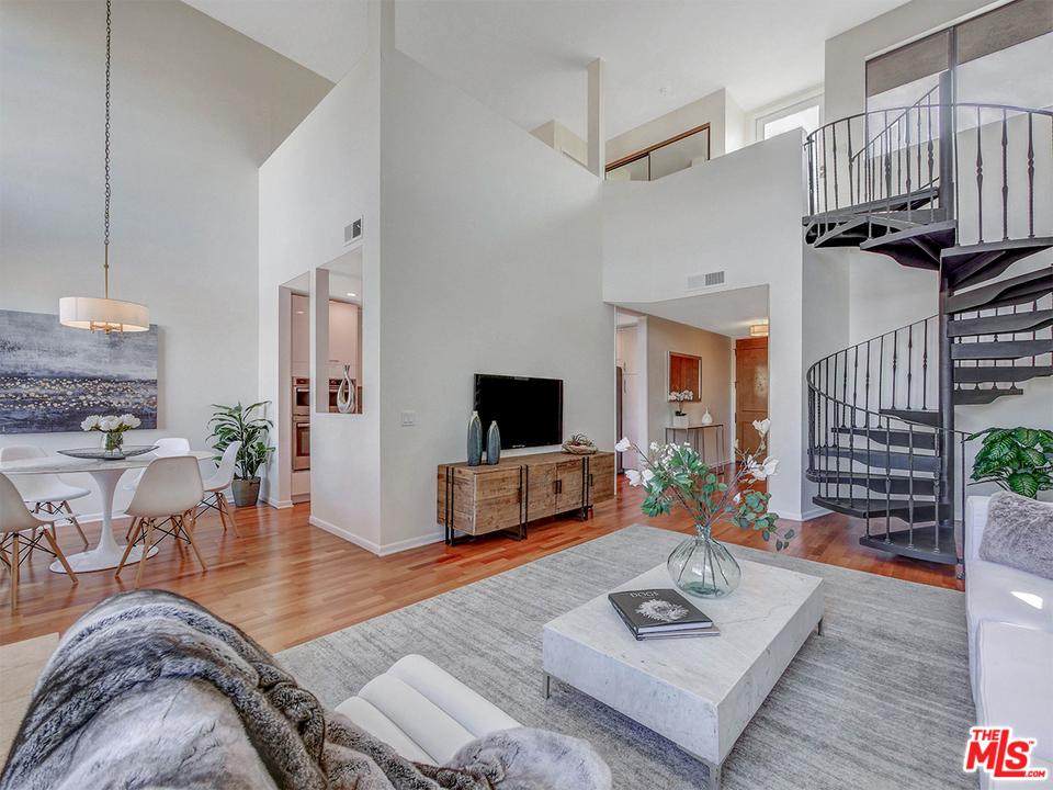 1271 Granville Avenue - Photo 1