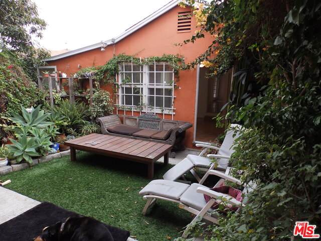 852 Brooks Ave - Photo 1