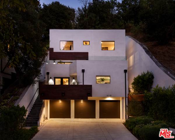 8710 Wonderland Ave - Photo 1