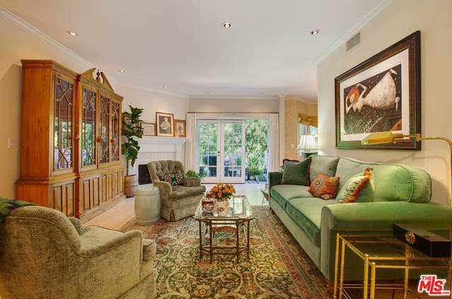 4401 Moorpark Way - Photo 1