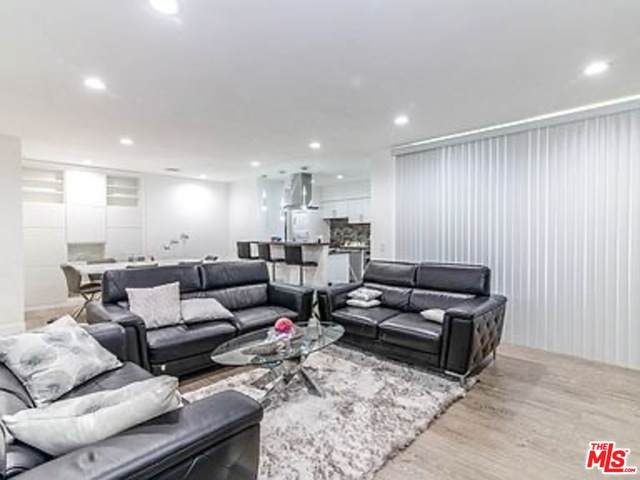 4915 Tyrone Ave - Photo 1
