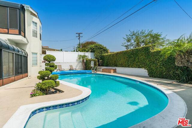 5636 Garth Ave - Photo 1