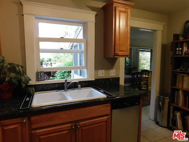 946 Hilldale Ave - Photo 1