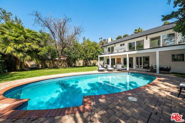 2801 Coldwater Canyon Dr - Photo 1