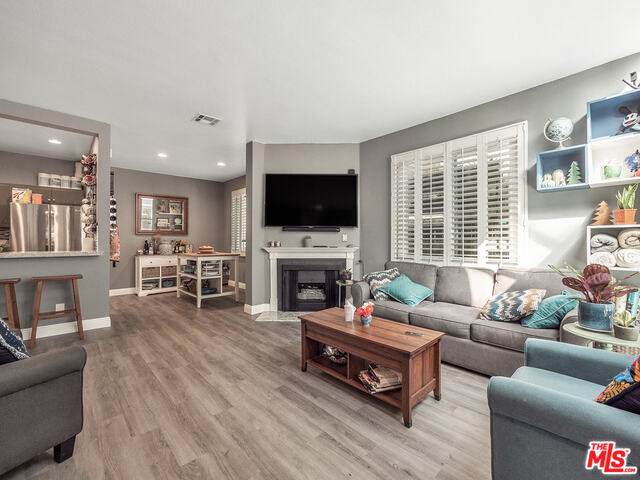 433 Tamarack Ave - Photo 1