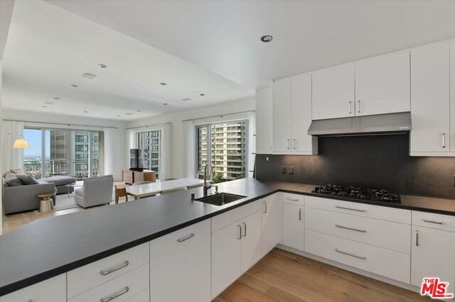 10727 Wilshire - Photo 1