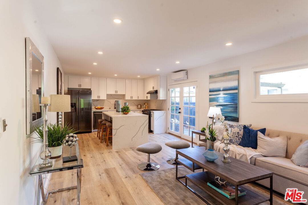 919 Stanley Ave - Photo 1