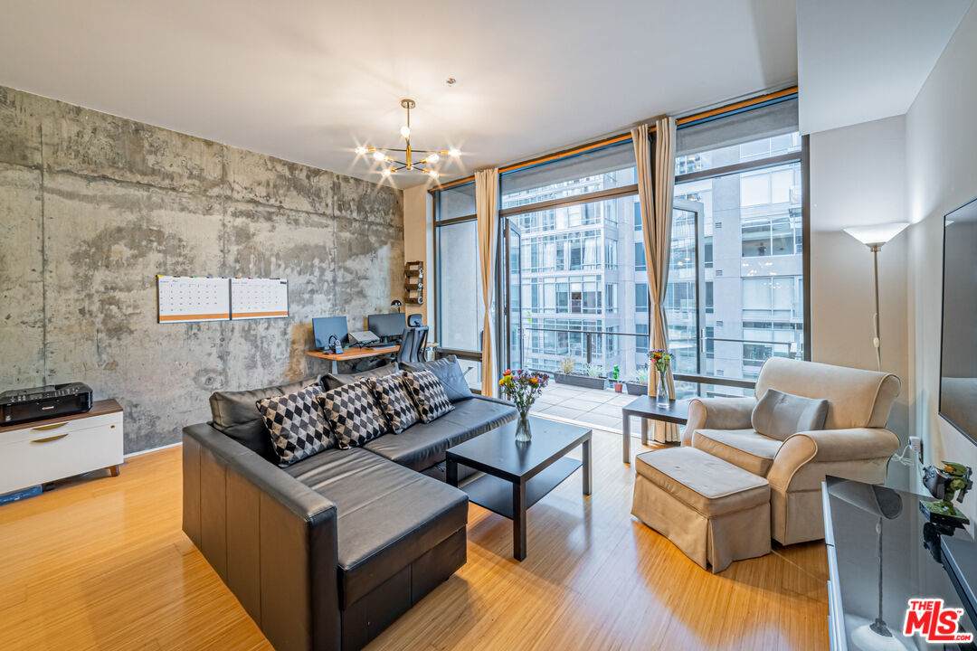 1111 Grand Ave - Photo 1