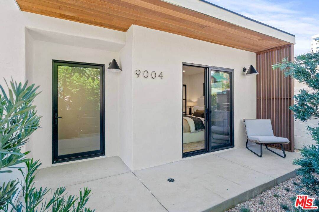 9004 Dicks St - Photo 1