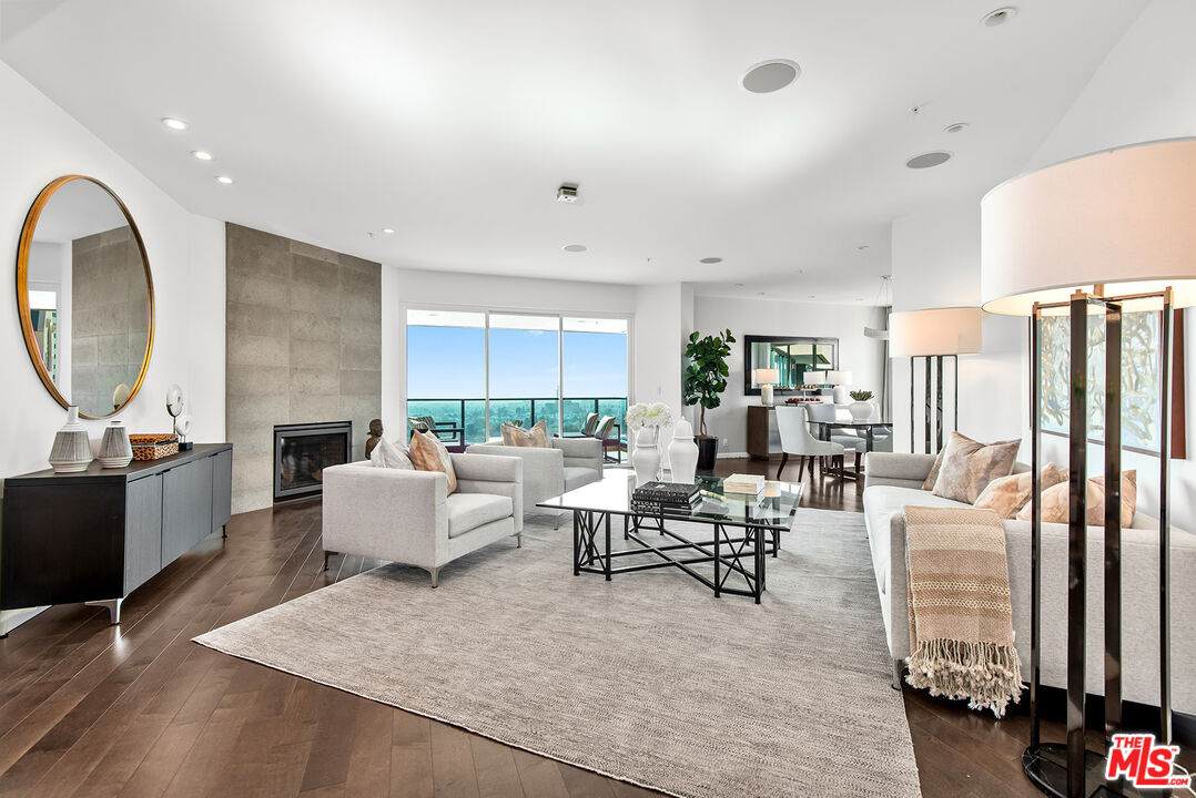 10490 Wilshire Blvd - Photo 1
