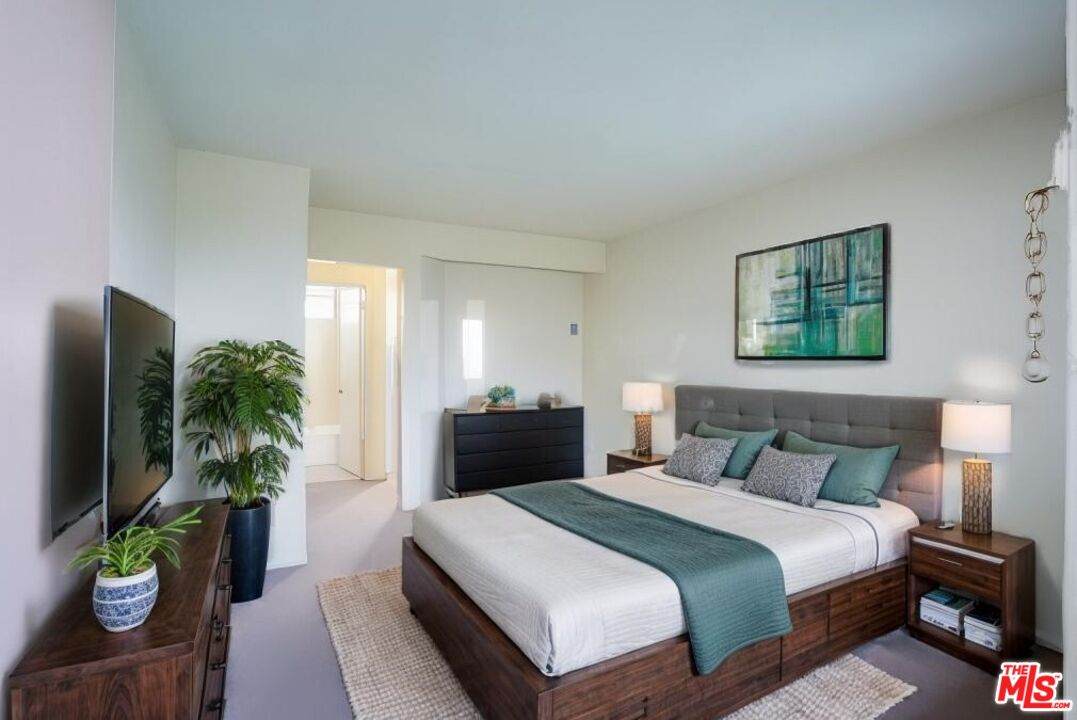 571 Fairview Ave - Photo 1