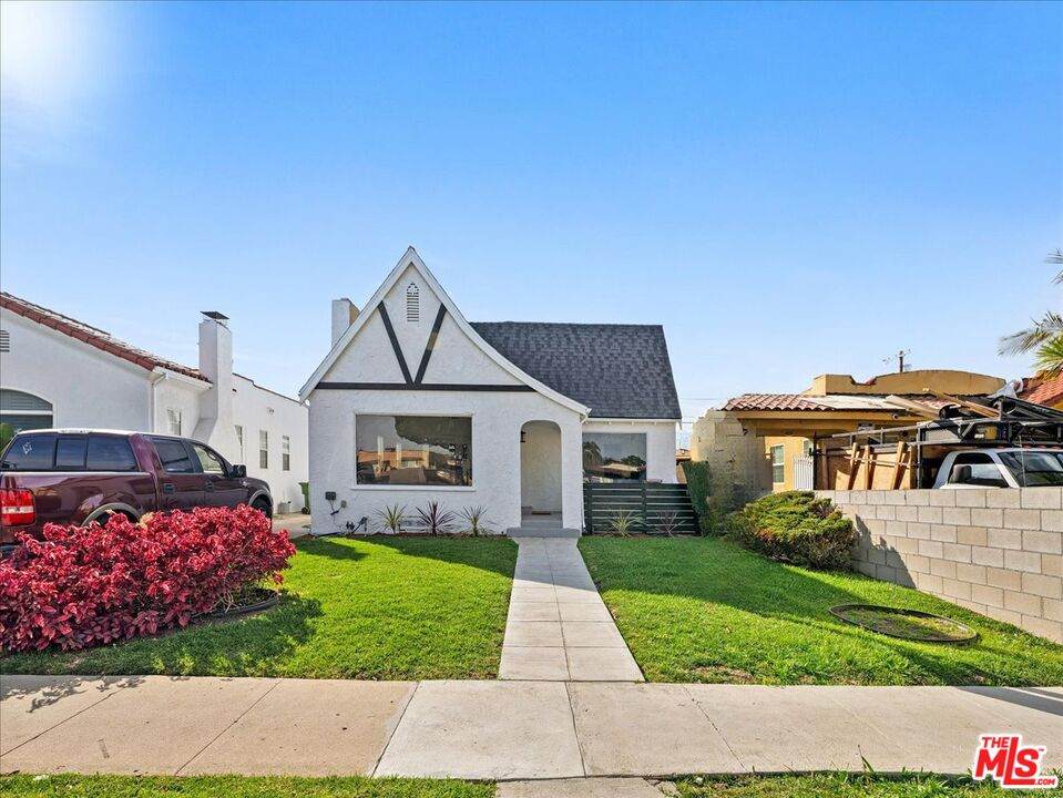 7827 Hobart Blvd - Photo 1