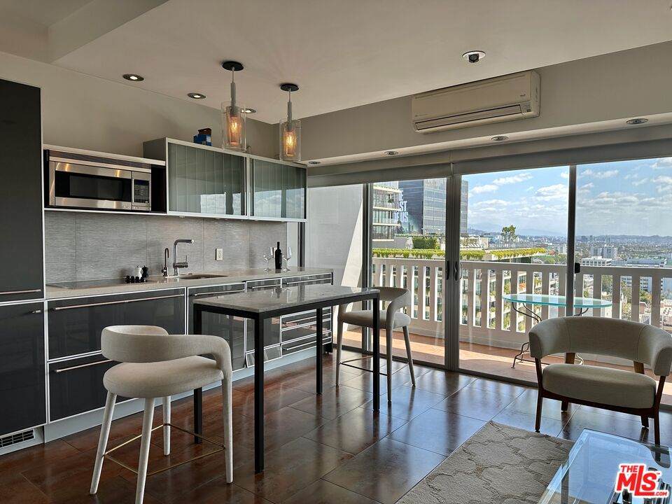 999 Doheny Dr - Photo 1