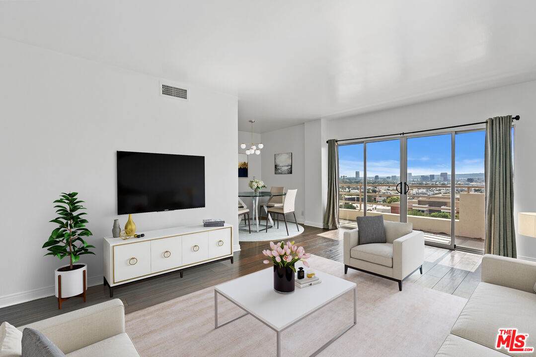 1131 Alta Loma Rd - Photo 1