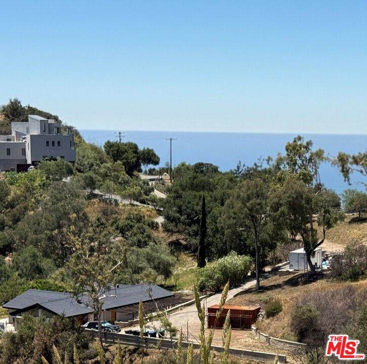 2840 Tuna Canyon Rd - Photo 1