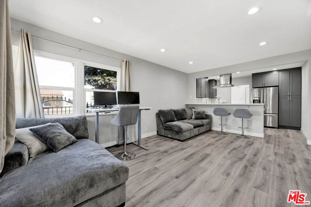 201 91st St - Photo 1