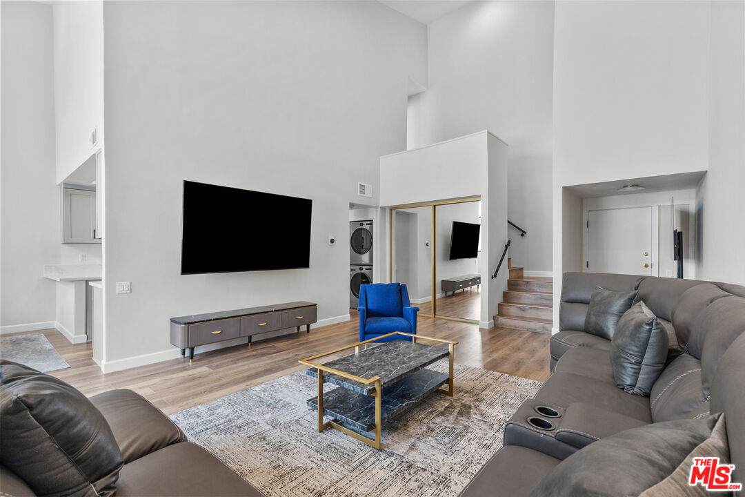 5310 Zelzah Ave - Photo 1