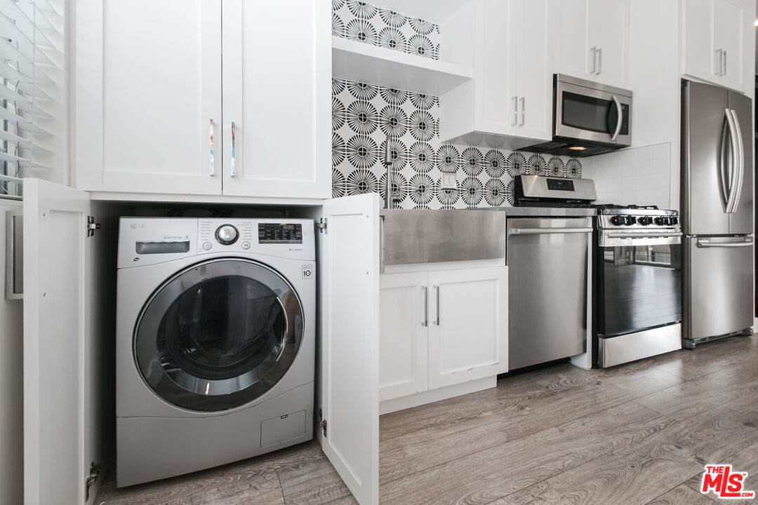 1233 Laurel Ave - Photo 1