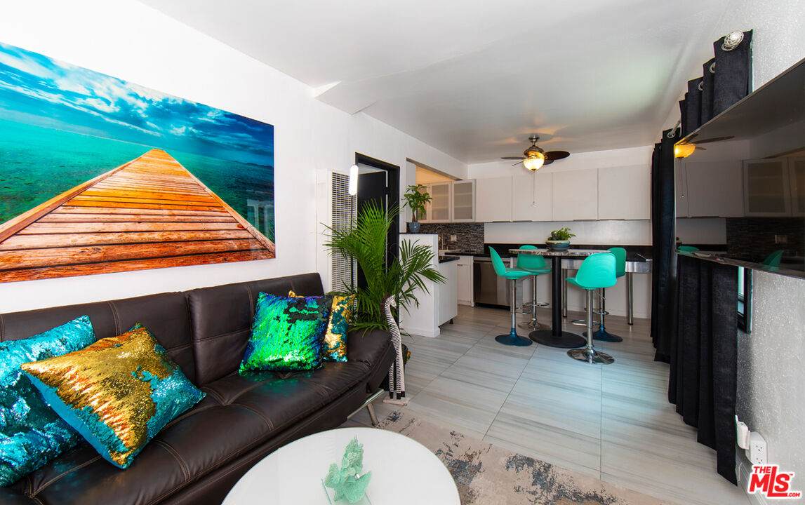 415 Rose Ave - Photo 1