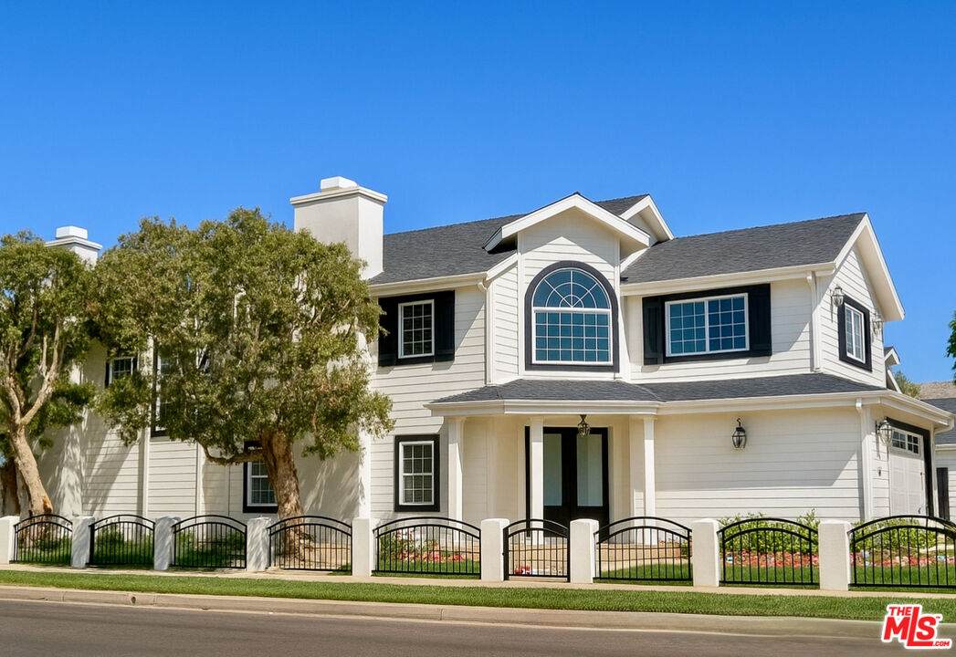 7861 80th St - Photo 1