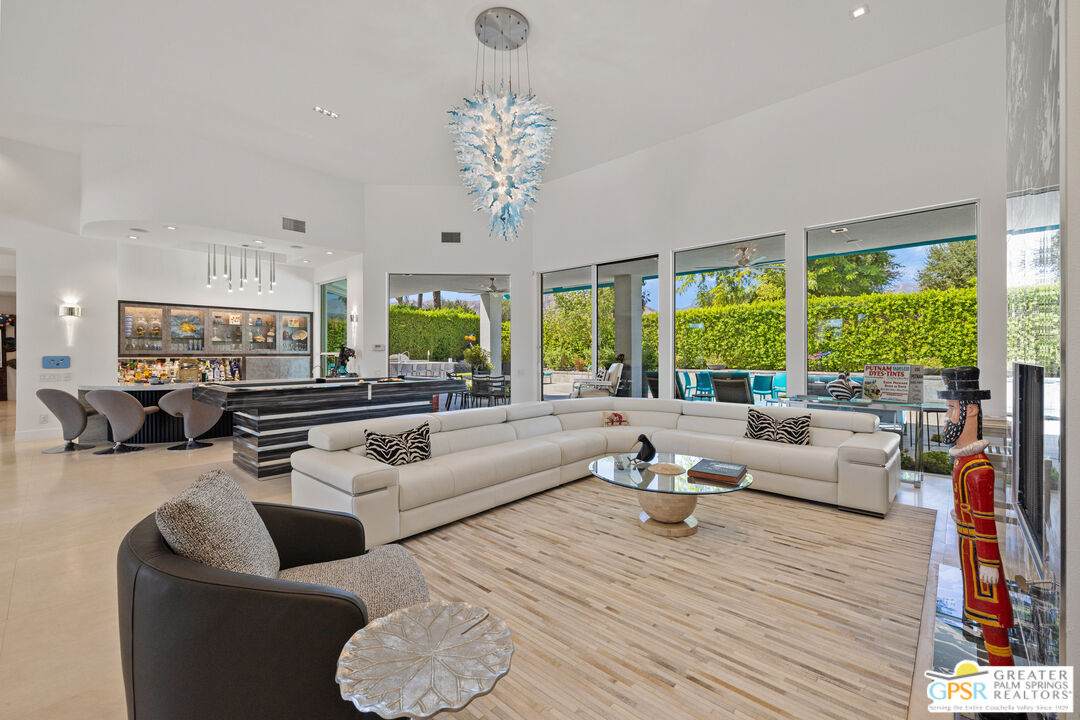 105 Waterford Cir - Photo 1