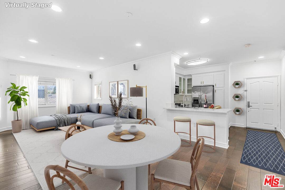 11504 Moorpark St - Photo 1