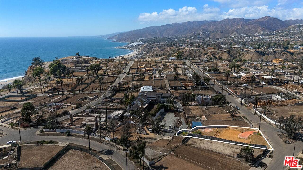 419 Lombard Ave - Photo 1