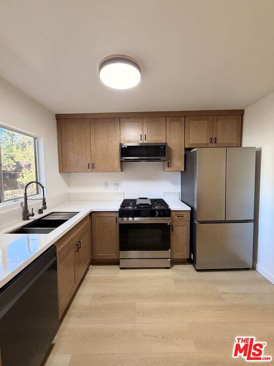 18350 Hatteras St - Photo 1