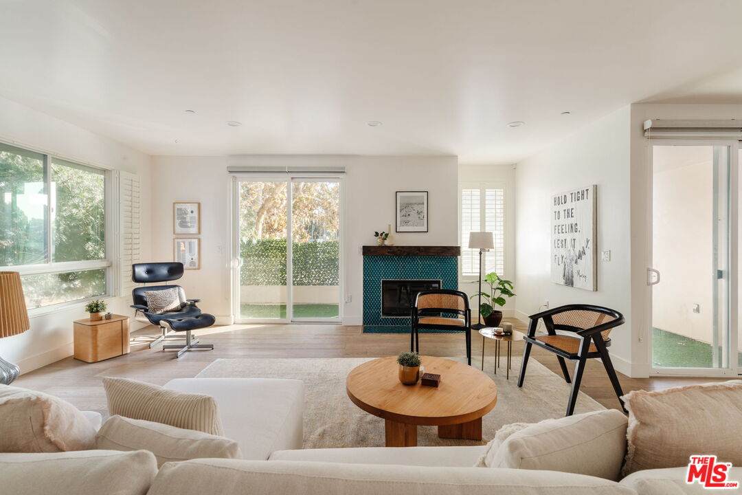 4925 Wilshire Blvd - Photo 1