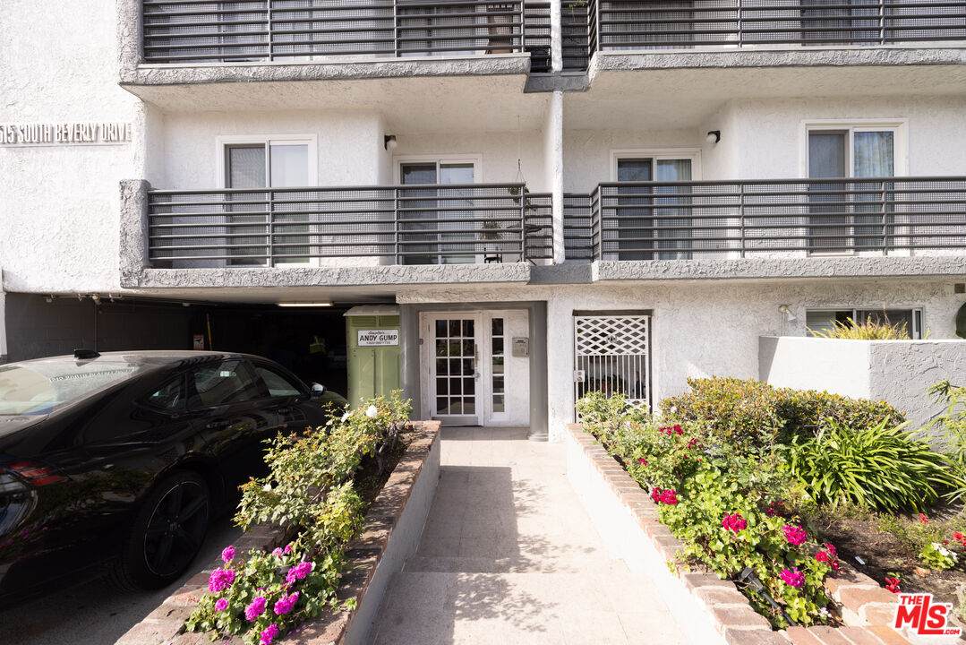 1515 Beverly Dr - Photo 1