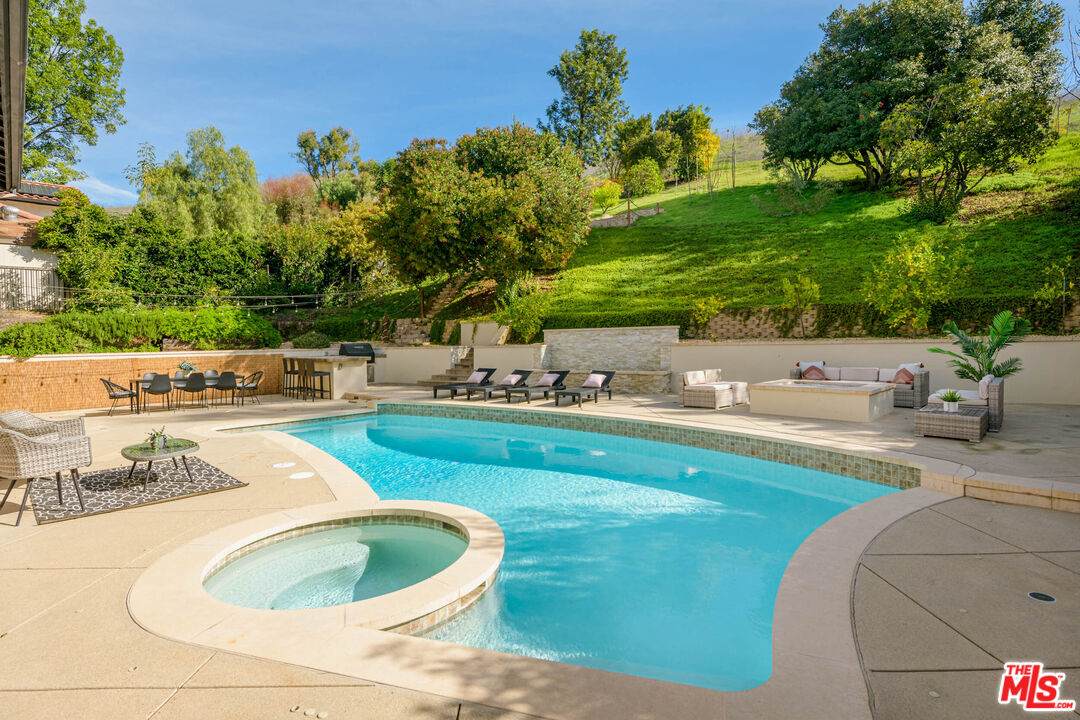 6652 Buttonwood Ave - Photo 1