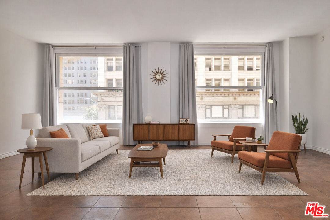 215 7th St - Photo 1