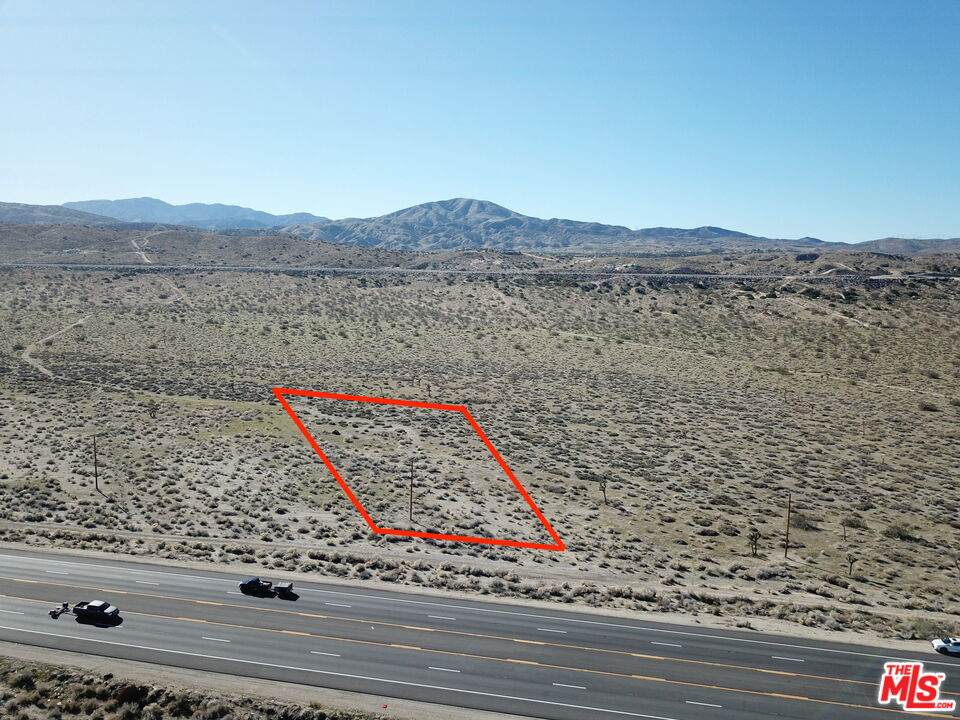 6298 Pearblossom Hwy - Photo 1