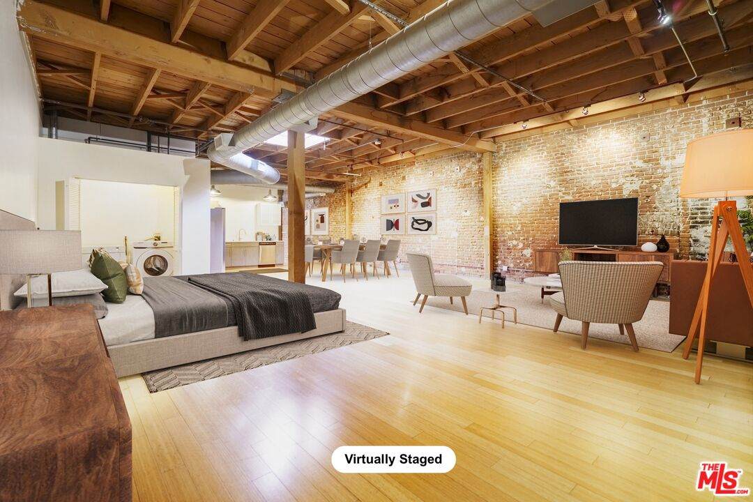 500 Molino St - Photo 1