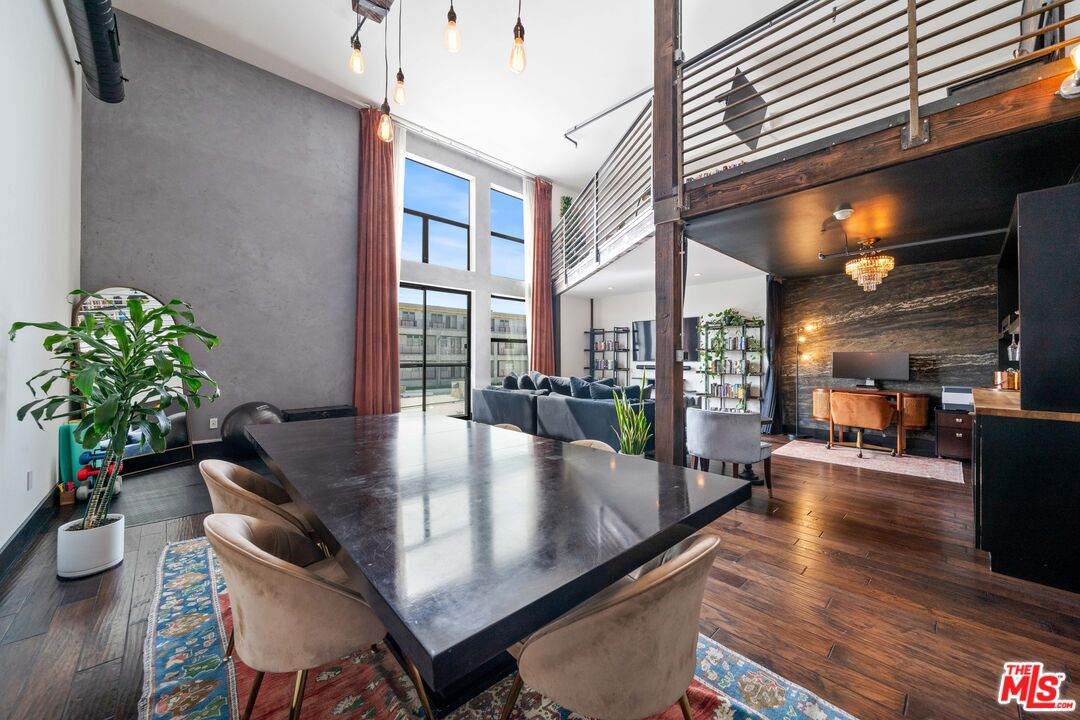 4115 Glencoe Ave - Photo 1
