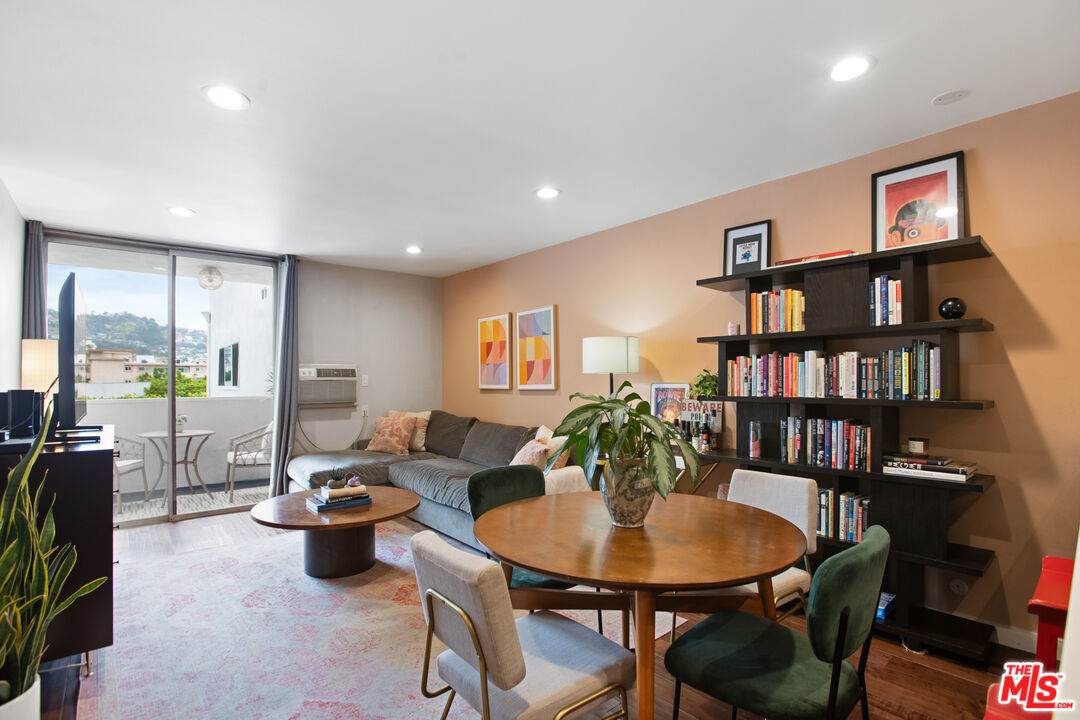 625 Flores St - Photo 1