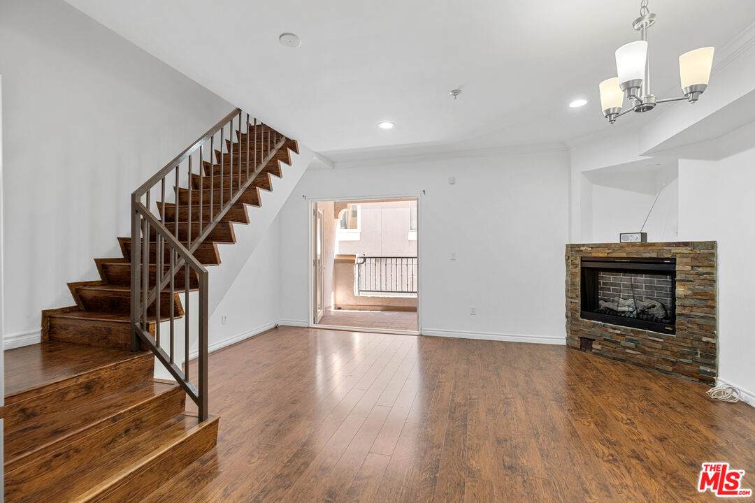 5633 Carlton Way - Photo 1