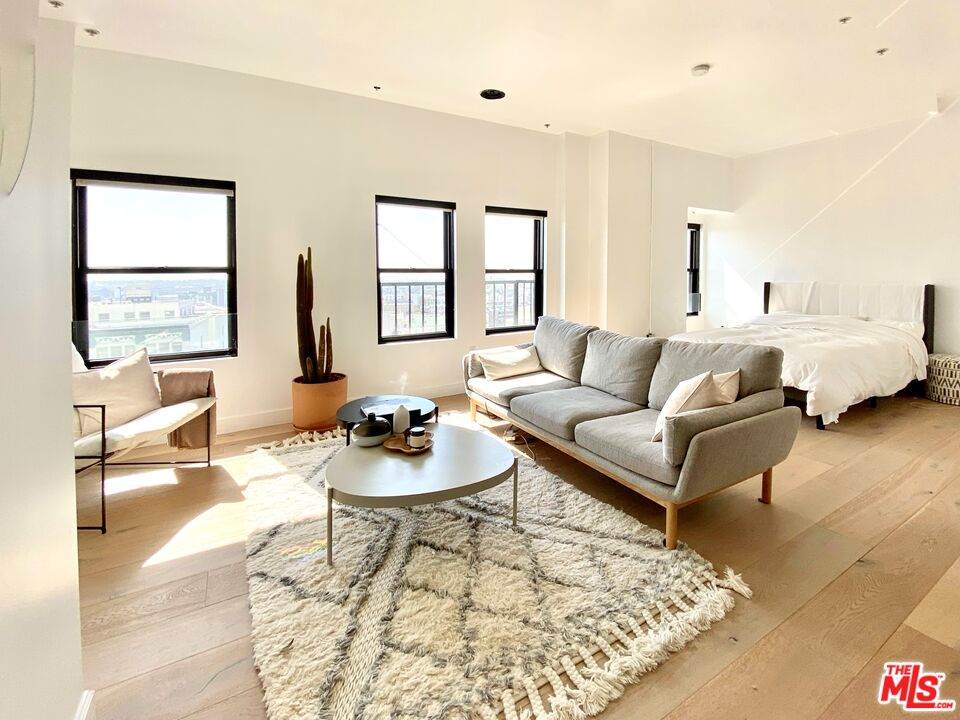 416 Spring St - Photo 1