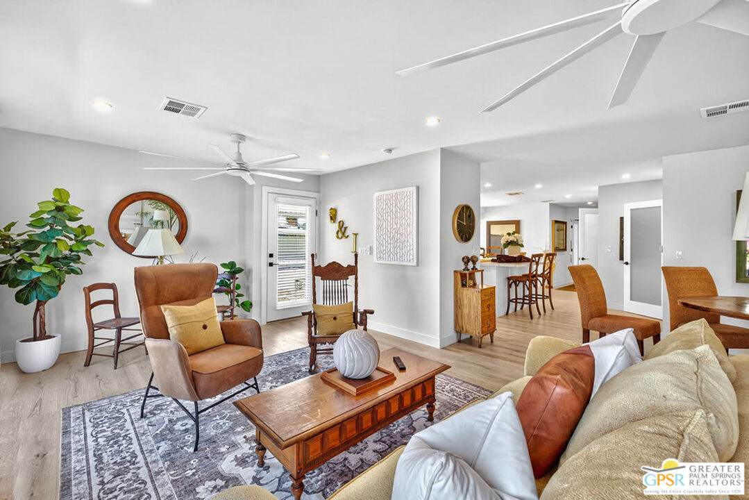 279 Saguaro Dr - Photo 1